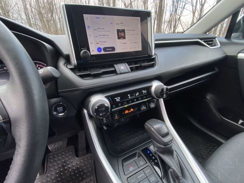 Used 2024 Toyota RAV4 XLE image 27