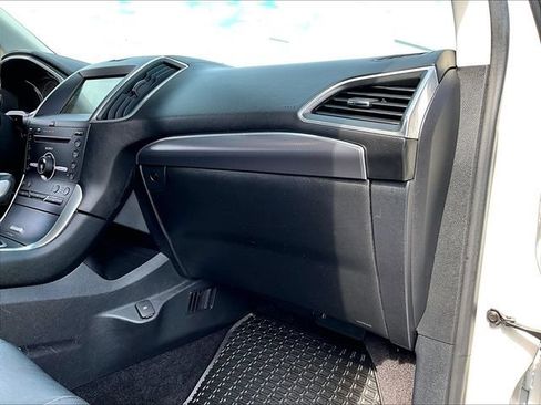 Used 2016 Ford Edge Titanium w/ Equipment Group 302A AWD/4WD image 13