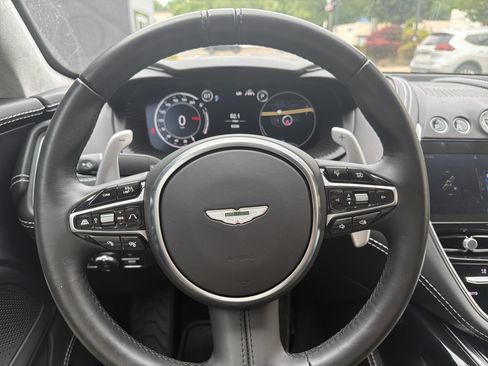 Used 2021 Aston Martin DBX AWD/4WD image 19
