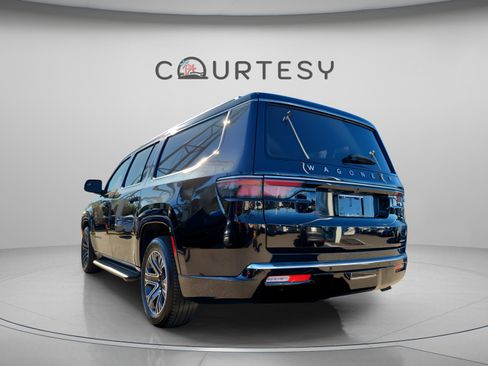 Used 2024 Jeep Wagoneer L Series II w/ Flexible Seating Group image 5