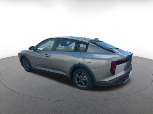 Used 2025 Kia K4 LXS image 10