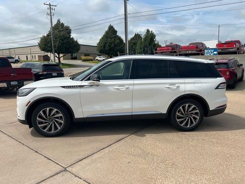New 2025 Lincoln Aviator Premiere w/ Equipment Group 101A image 3