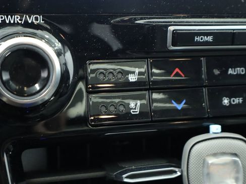 Used 2022 Toyota Highlander Platinum AWD/4WD image 47