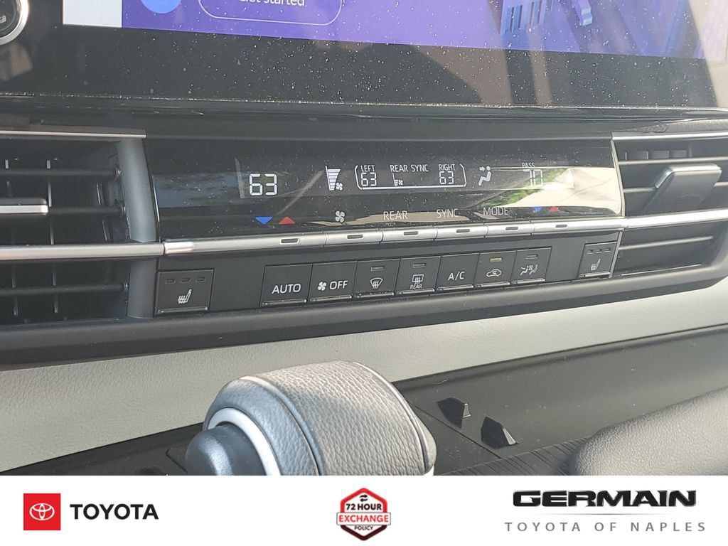 Certified 2025 Toyota Sienna XLE FWD image 32