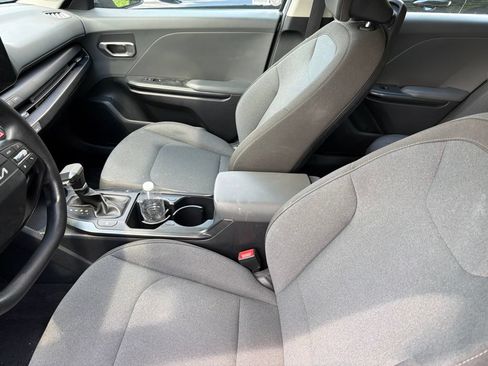Used 2025 Kia K4 LXS FWD image 3