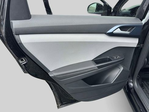 Used 2024 Volkswagen Taos SE image 20