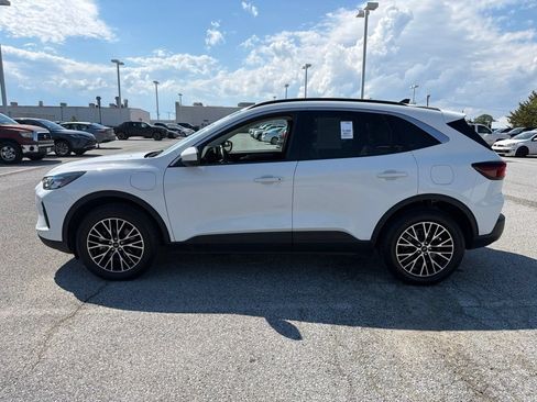 Used 2023 Ford Escape SE FWD image 3