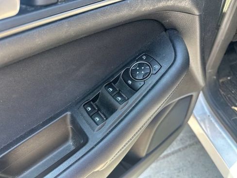 Used 2018 Ford Edge SE FWD image 11