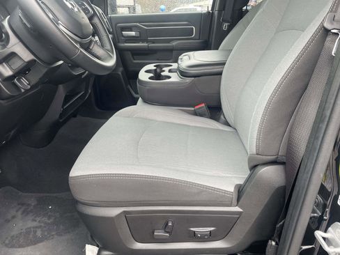 Used 2024 RAM 2500 Big Horn w/ Bed Utility Group image 12