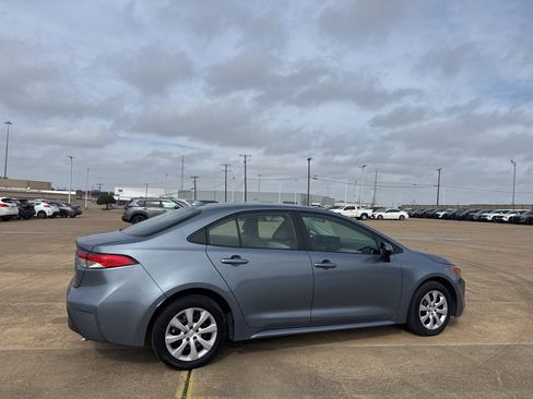 Used 2024 Toyota Corolla LE image 28