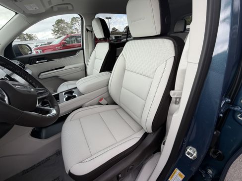 New 2026 GMC Acadia Denali w/ Super Cruise Package image 18