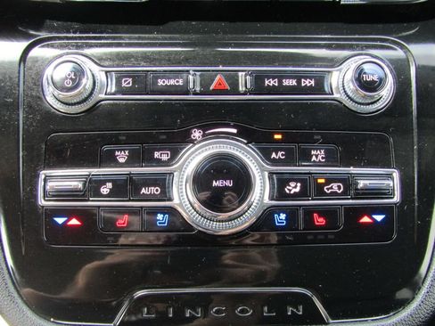Used 2022 Lincoln Corsair AWD w/ Equipment Group 101A image 20