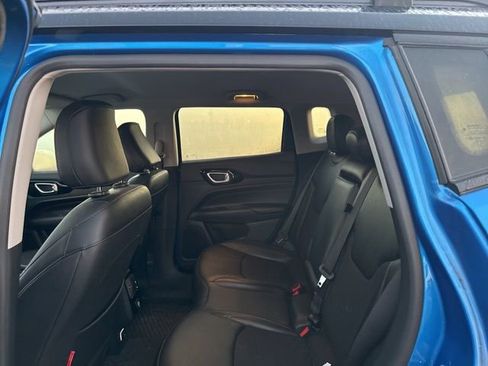 Used 2022 Jeep Compass Trailhawk image 6