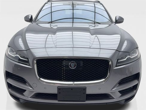 Used 2020 Jaguar F-PACE Prestige image 4