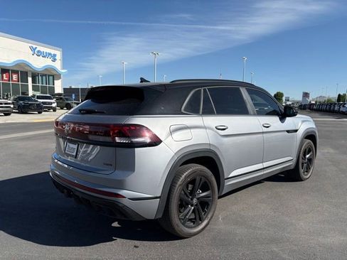 Used 2025 Volkswagen Atlas Cross Sport SEL R-Line AWD/4WD image 3
