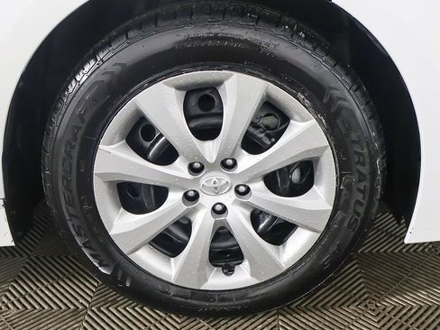 Used 2024 Toyota Corolla LE FWD image 18