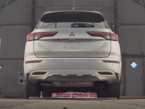 Used 2024 Mitsubishi Outlander SE image 7