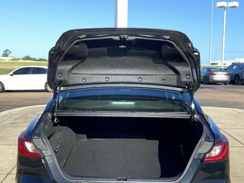 Used 2025 Toyota Camry LE FWD image 28