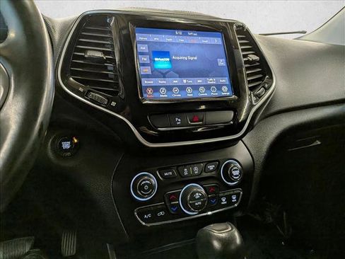 Used 2020 Jeep Cherokee Limited AWD/4WD image 15