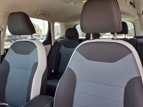 New 2026 Volkswagen Taos S image 10