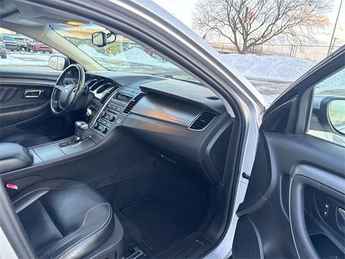 Used 2010 Ford Taurus SEL image 21