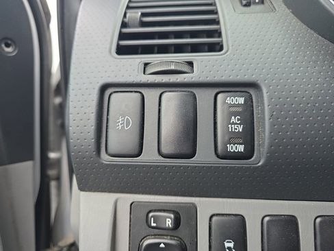 Used 2011 Toyota Tacoma PreRunner image 25