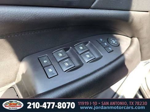 Used 2019 Cadillac Escalade ESV Premium Luxury RWD image 19