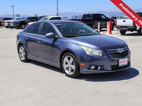 Used 2014 Chevrolet Cruze LT w/ Enhanced Safety Package FWD image 3