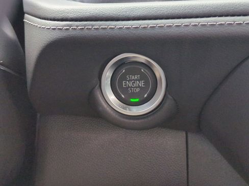 Used 2025 Chevrolet Suburban Z71 AWD/4WD image 17