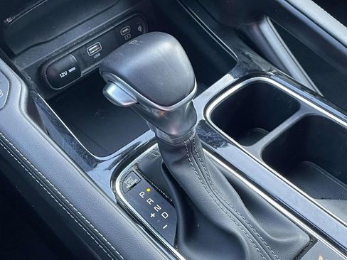 Used 2024 Kia Telluride EX w/ EX Captain's Chair Package image 30