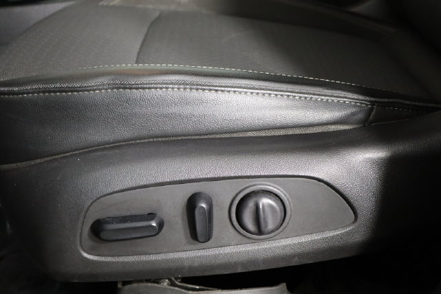 Used 2021 Buick Encore GX Select w/ Sport Touring Package FWD image 16