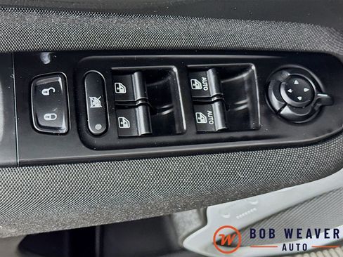 Used 2021 Jeep Renegade Latitude w/ Convenience Group AWD/4WD image 23