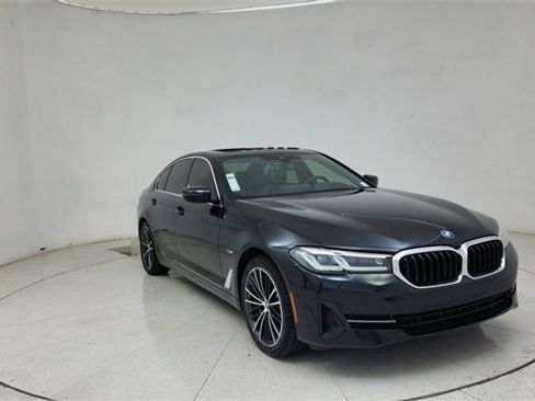 Used 2023 BMW 530e xDrive w/ Premium Package image 67