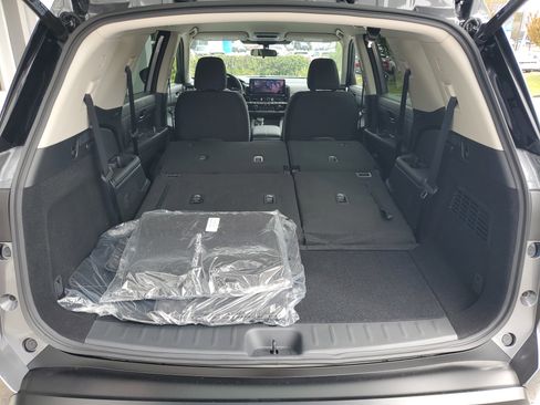 New 2026 Nissan Pathfinder SV image 5