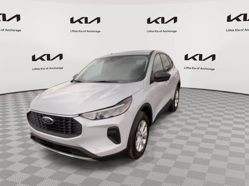 Used 2025 Ford Escape Active AWD/4WD image 5