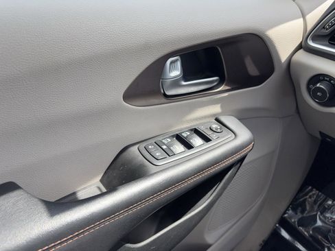 Used 2018 Chrysler Pacifica Touring-L Plus image 13