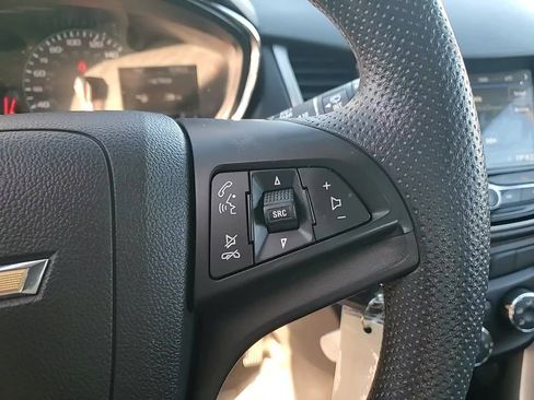 Used 2019 Chevrolet Trax LS image 17