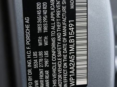 Certified 2021 Porsche Macan image 30