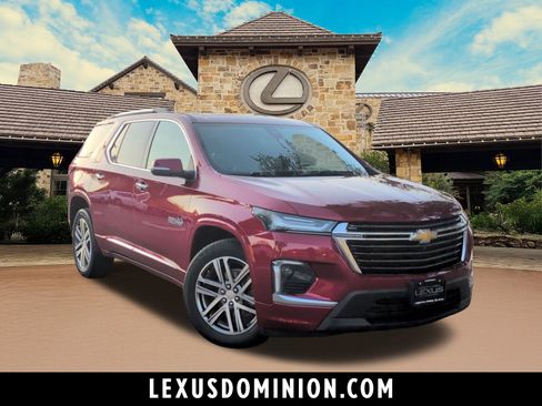 Used 2023 Chevrolet Traverse High Country image 1