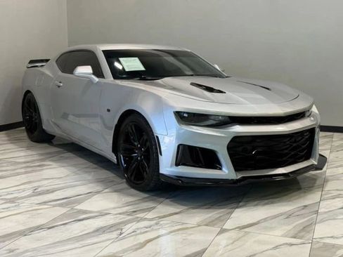 Used 2016 Chevrolet Camaro SS image 4