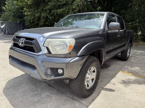 Used 2015 Toyota Tacoma PreRunner w/ SR5 Package RWD image 1