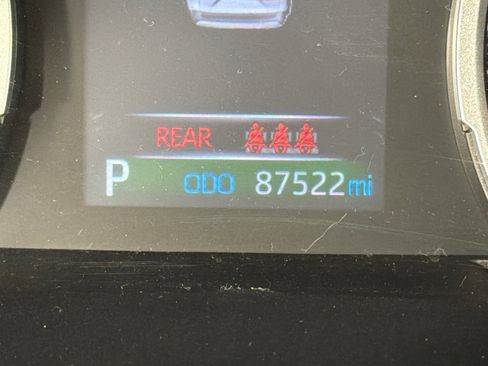 Used 2022 Toyota RAV4 XLE FWD image 27