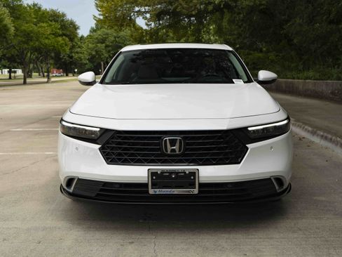 Used 2026 Honda Accord Touring image 3