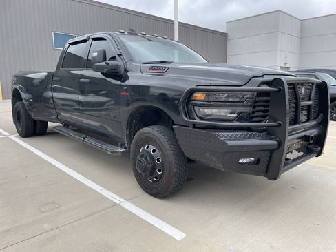 Used 2025 RAM 3500 Big Horn AWD/4WD image 3