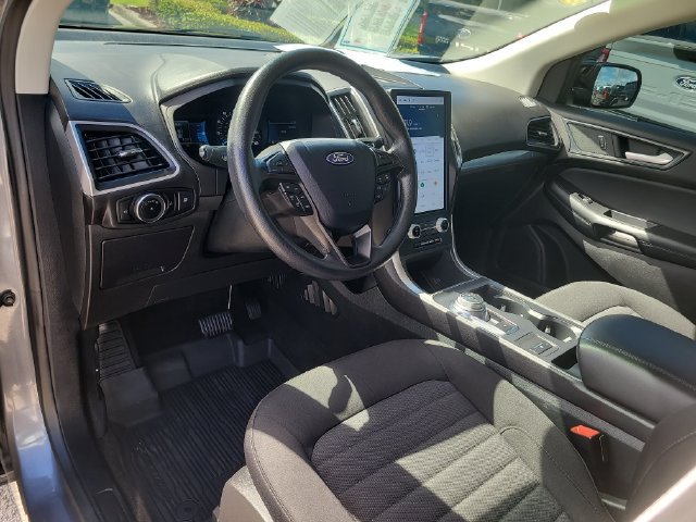 Used 2024 Ford Edge SE w/ Black Appearance Package AWD/4WD image 17