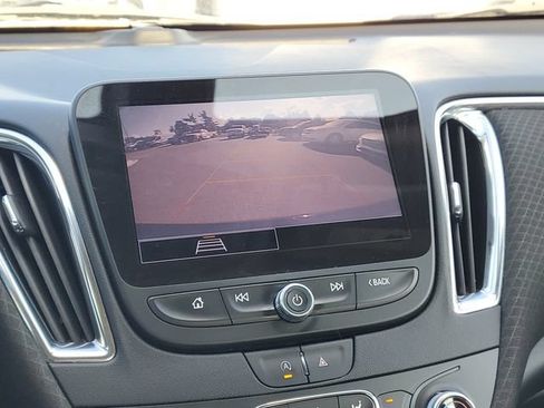 Used 2021 Chevrolet Malibu LT FWD image 21