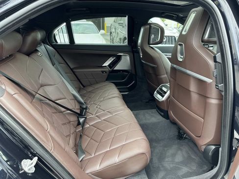 Used 2023 BMW 760i xDrive w/ Parking Assistance Package AWD/4WD image 38