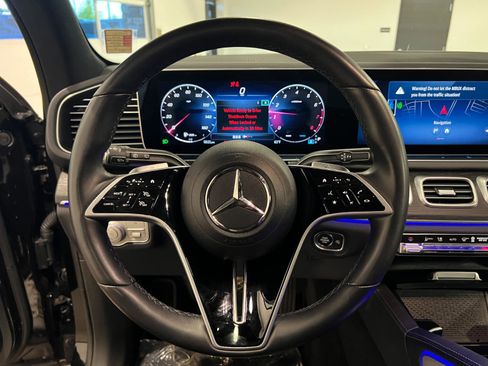 Used 2025 Mercedes-Benz GLE 350 4MATIC image 11