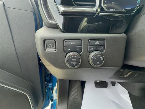 Used 2023 Chevrolet Silverado 1500 LT AWD/4WD image 13