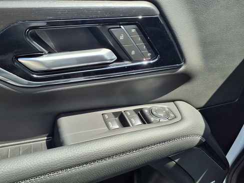 New 2026 GMC Yukon Denali w/ Denali Reserve Package AWD/4WD image 7